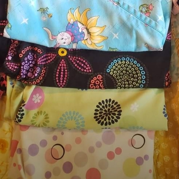 Scrub tops - Picture 8 of 8